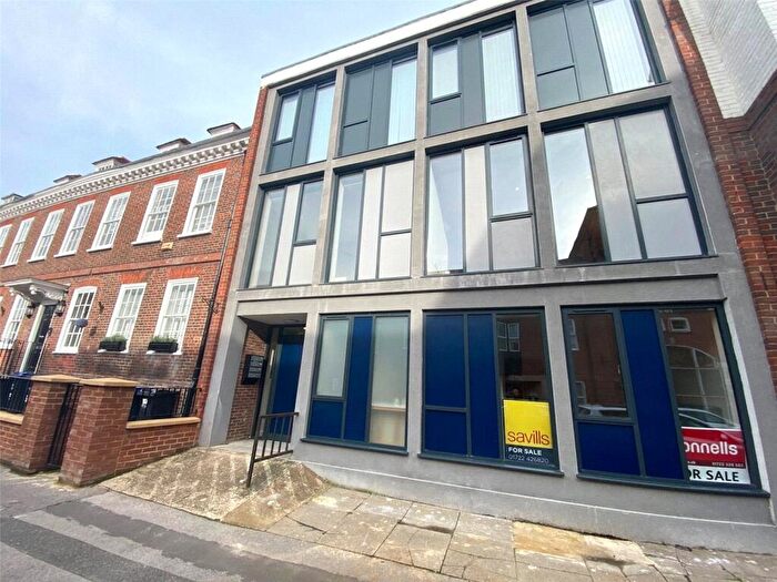 1 Bedroom Apartment To Rent In Rollestone House, - Rollestone Street, Salisbury, SP1