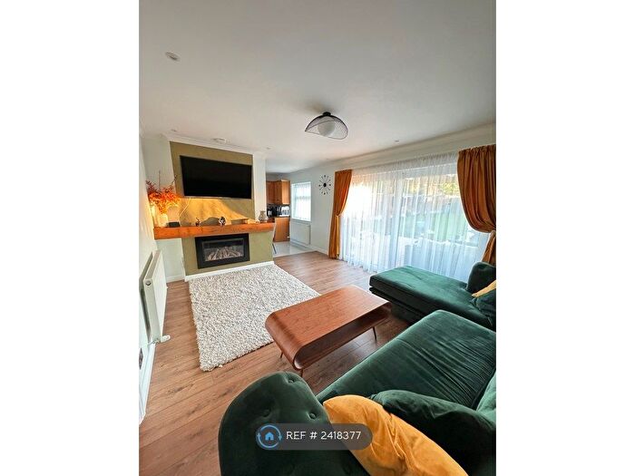 3 Bedroom Semi-Detached House To Rent In Battleswick, Basildon, SS14