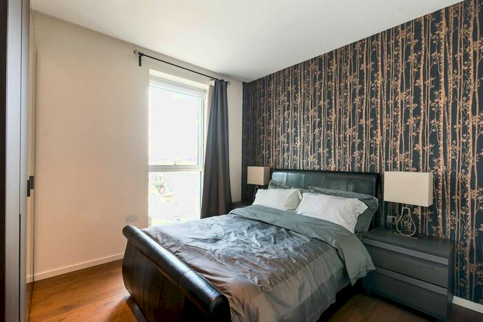 1 Bedroom Flat To Rent In Lillie Square, Earls Court, London, SW6