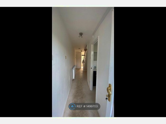 4 Bedroom End Of Terrace House To Rent In Tamar Green, Hemel Hempstead, HP2