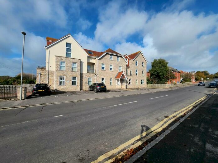 3 Bedroom Flat To Rent In Swanage, BH19