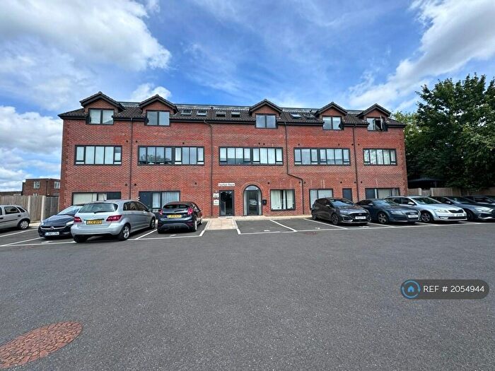 1 Bedroom Flat To Rent In Fountain House, Leatherhead, KT22
