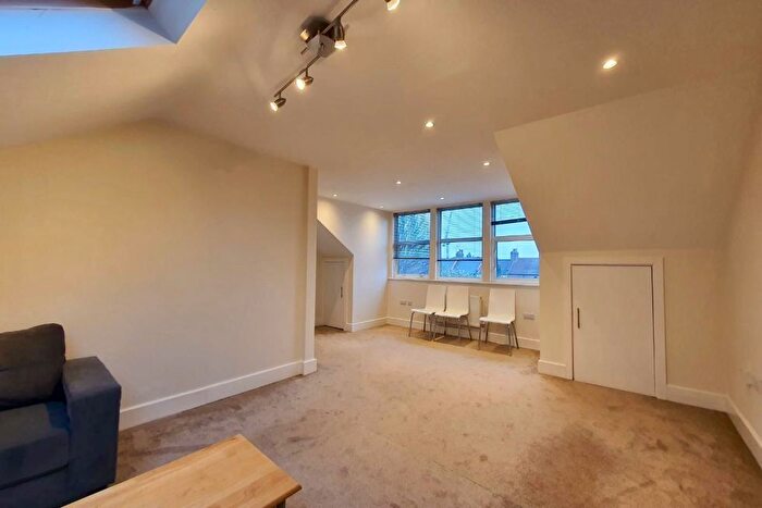 1 Bedroom Flat To Rent In Huddlestone Road, London, NW2