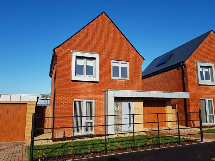 3 Bedroom Detached House To Rent In Maple Crescent, Southampton, Hampshire, SO30