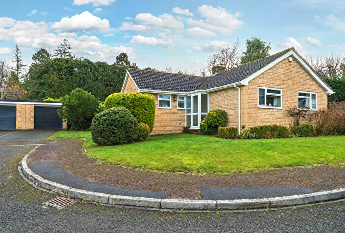 3 Bedroom Bungalow For Sale In Foxgrove Drive, Cheltenham, Gloucestershire, GL52