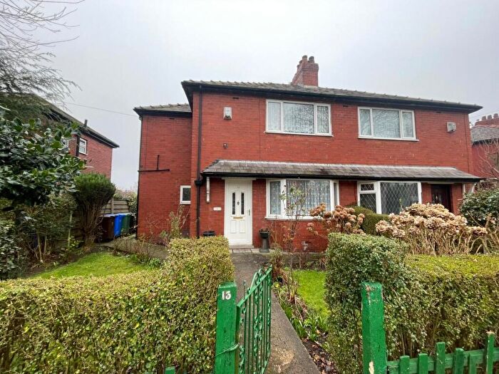 3 Bedroom Semi Detached House For Sale In Clyde Road, Radcliffe, Manchester, M26