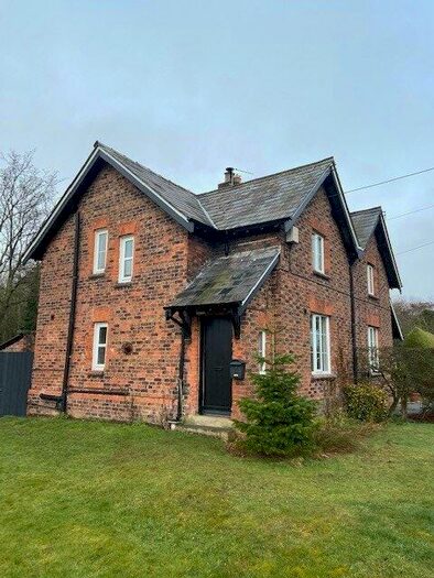 3 Bedroom Semi-Detached House To Rent In Wood Lane, Formby, Liverpool, Lancashire, L37