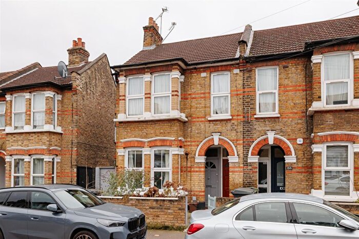 2 Bedroom Flat For Sale In Francis Road, Leyton, E10