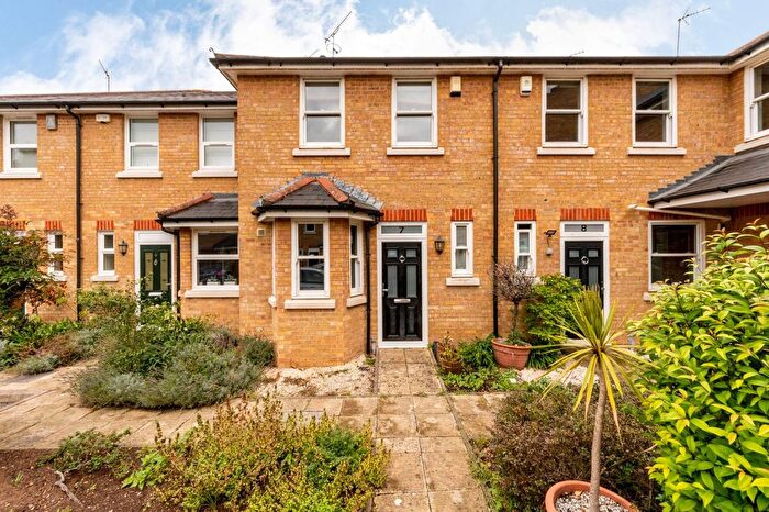 2 Bedroom Terraced House To Rent In Twickenham, Twickenham, TW2