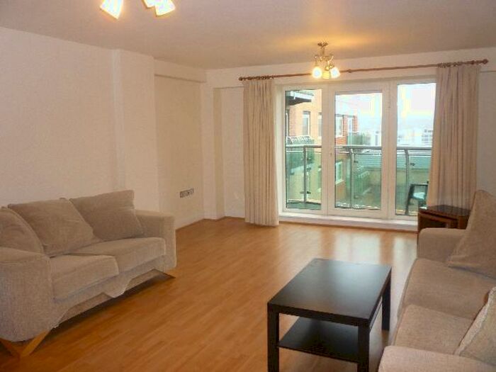 2 Bedroom Apartment To Rent In Royal Plaza, Westfield Terrace, S1