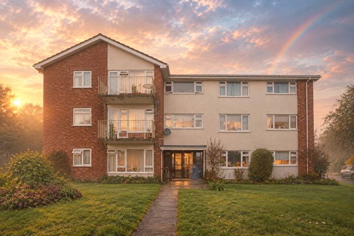 1 Bedroom Flat For Sale In Deane Drive, Taunton, TA1