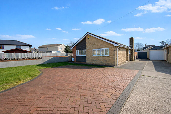 3 Bedroom Detached Bungalow For Sale In School Road, Frampton Cotterell, BS36