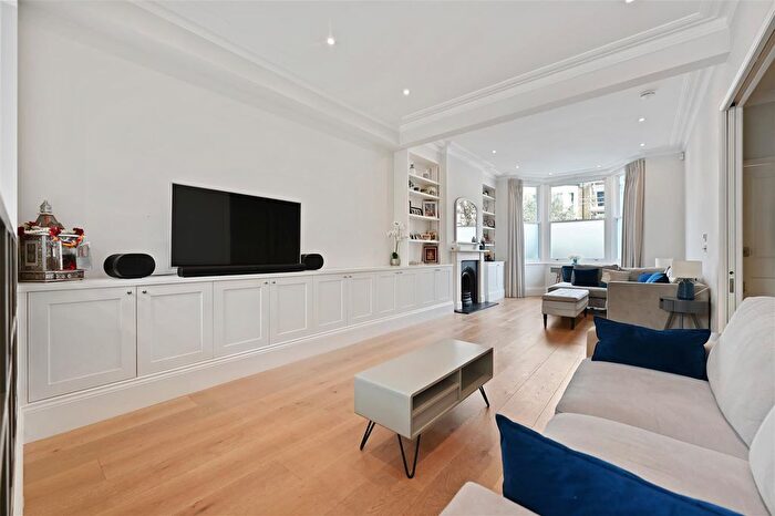 4 Bedroom Maisonette To Rent In St. Stephens Avenue, London, W12