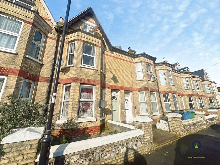 1 Bedroom Flat For Sale In Bayford Road, Littlehampton, West Sussex, BN17