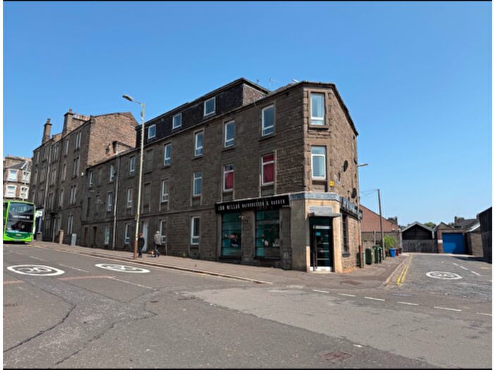 2 Bedroom Flat To Rent In McGill Street, Dundee, DD4