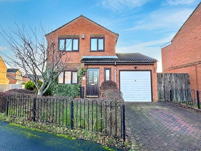 3 Bedroom Detached House For Sale In Parklands, Wardley, Gateshead, Tyne And Wear, NE10