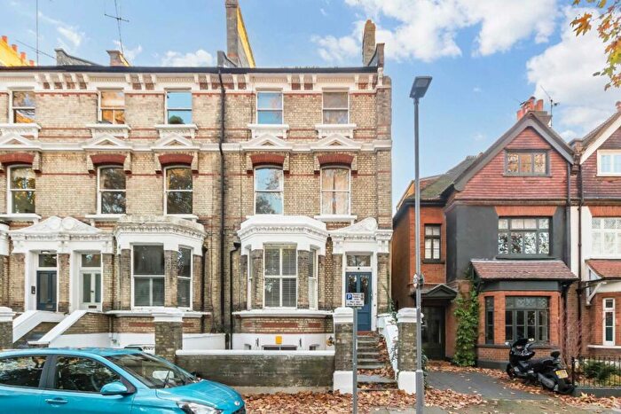 2 Bedroom Flat To Rent In St. Andrews Square, Surbiton, KT6