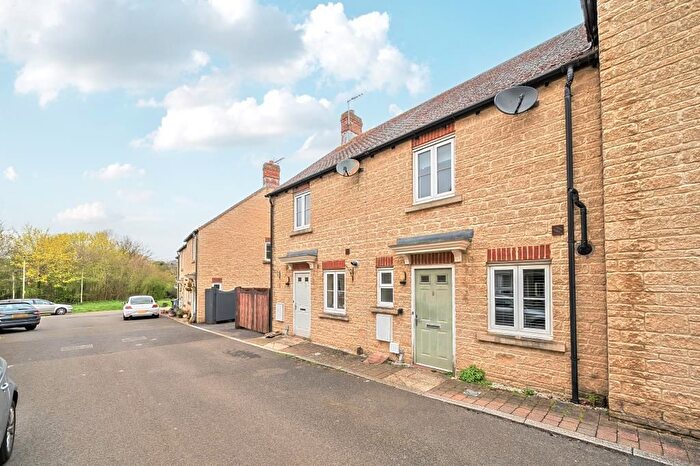 2 Bedroom Terraced House For Sale In Carterton, Oxfordshire, OX18