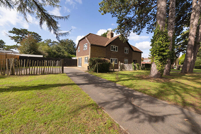 3 Bedroom Semi-Detached House For Sale In Pine Cottage, Queens Road, Maidstone, Kent, ME16