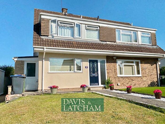3 Bedroom Semi-Detached House For Sale In Langholm Close, Warminster, BA12