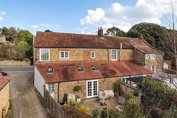 3 Bedroom Semi Detached House For Sale In Bay Hill, Ilminster, TA19