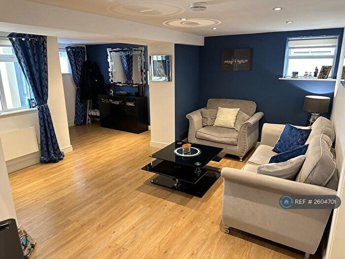 2 Bedroom Flat To Rent In Greenfield Place, Weston-Super-Mare, BS23