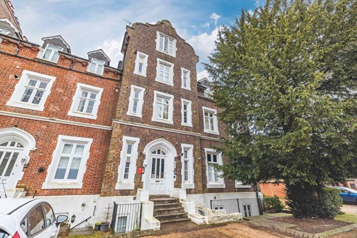 1 Bedroom Apartment For Sale In Upton Park, Slough, SL1