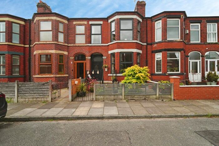 3 Bedroom Terraced House For Sale In Hunts Road, Salford, Greater Manchester, M6