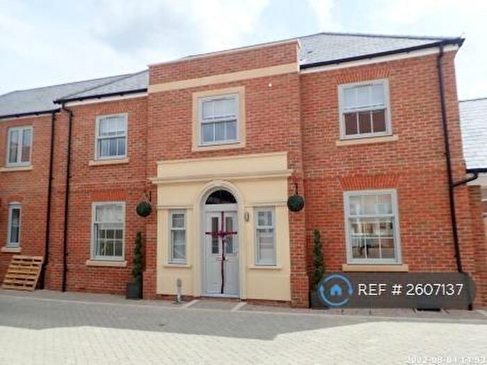 3 Bedroom Semi-Detached House To Rent In Frost Road, Beaconsfield, HP9
