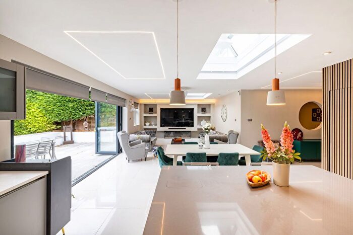 5 Bedroom Detached House For Sale In Church Way, South Croydon, CR2