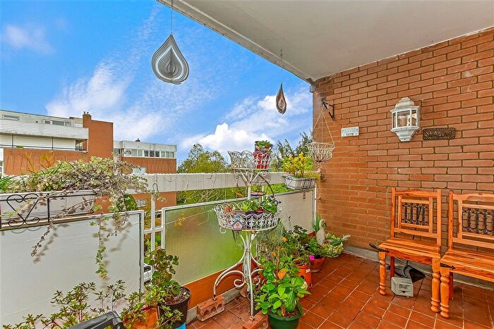 2 Bedroom Flat For Sale In The Bowls, Chigwell, Essex, IG7