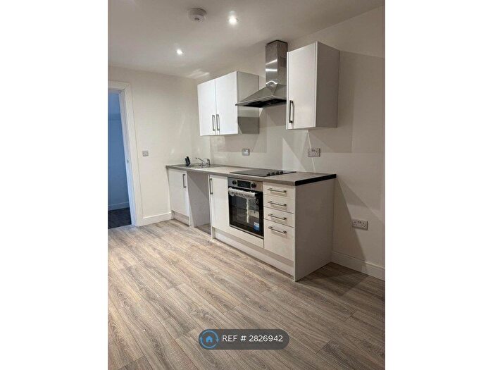 2 Bedroom Flat To Rent In Halliwell Road, Bolton, BL1