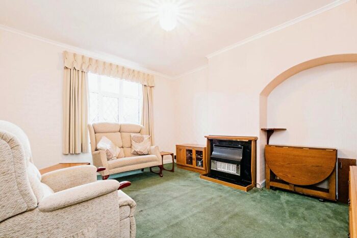3 Bedroom Terraced House For Sale In Goresbrook Road, Dagenham, RM9