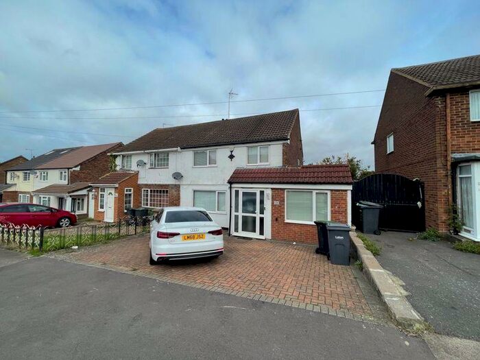 4 Bedroom Semi-Detached House To Rent In Bradley Road, Luton, LU4