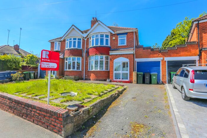 3 Bedroom Semi-Detached House To Rent In Woodgreen Croft, Oldbury, B68