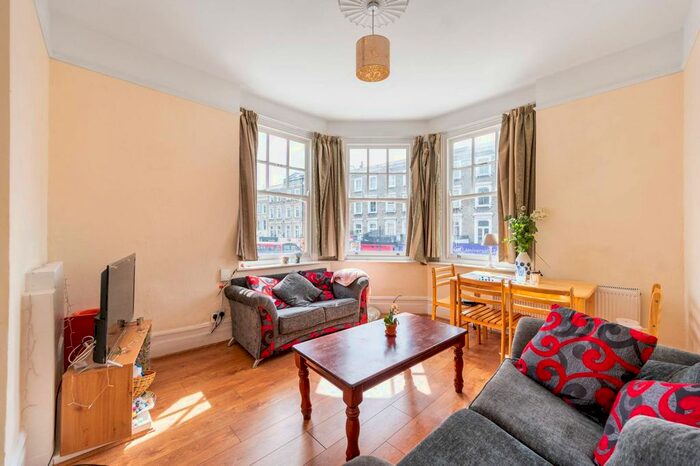 4 Bedroom Flat To Rent In Pennard Road, Shepherd's Bush, London, W12