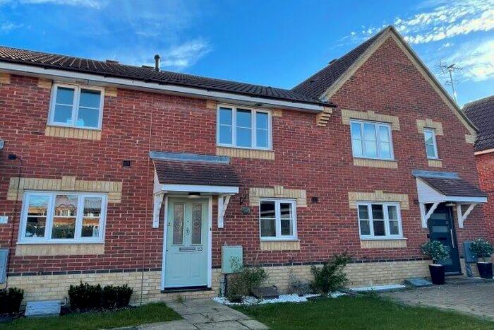 2 Bedroom Property To Rent In Ascot Grove, Basildon SS14