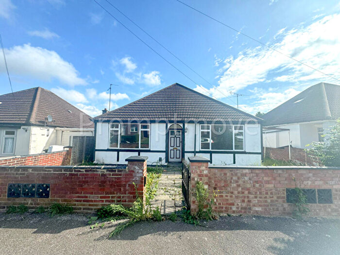 3 Bedroom Detached Bungalow To Rent In Locarno Avenue Luton, LU4