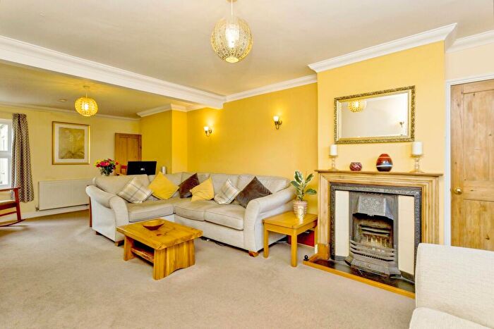 5 Bedroom Detached House For Sale In Faygate Lane, Horsham, RH12