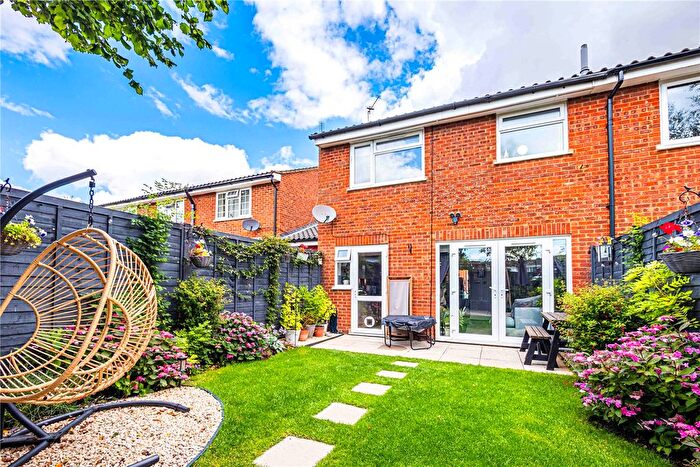 3 Bedroom Semi-detached House For Sale In Berkeley Square, Woodhall Farm, Hemel Hempstead, Hertfordshire, HP2