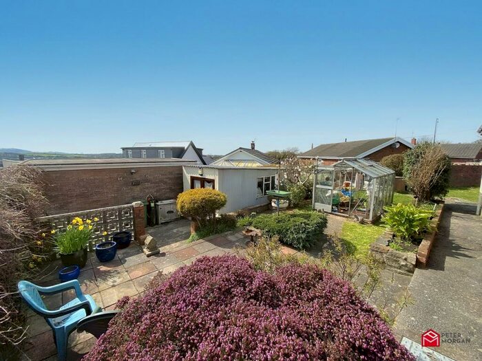 3 Bedroom Detached Bungalow For Sale In South View, Kenfig Hill