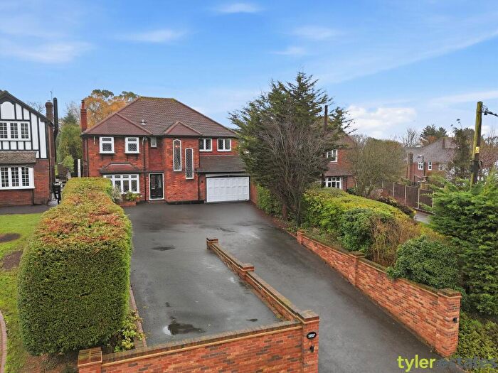 5 Bedroom Detached House For Sale In Noak Hill Road, Billericay, CM12