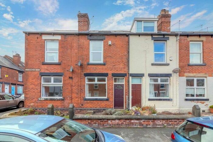 3 Bedroom Terraced House To Rent In Leamington Street, Sheffield, South Yorkshire, S10