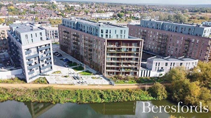 2 Bedroom Apartment To Rent In Wharf Road, CM2