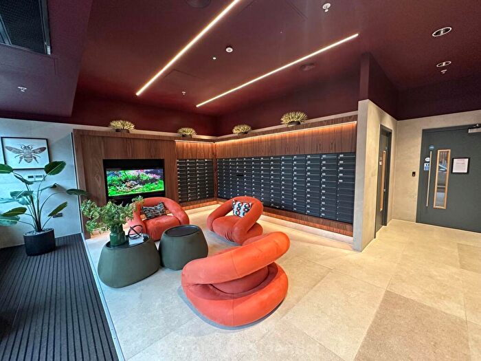 2 Bedroom Apartment To Rent In Dutton St, Manchester, M3