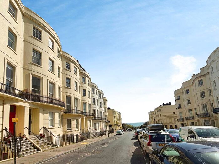1 Bedroom Flat To Rent In Brunswick Place, Hove, BN3