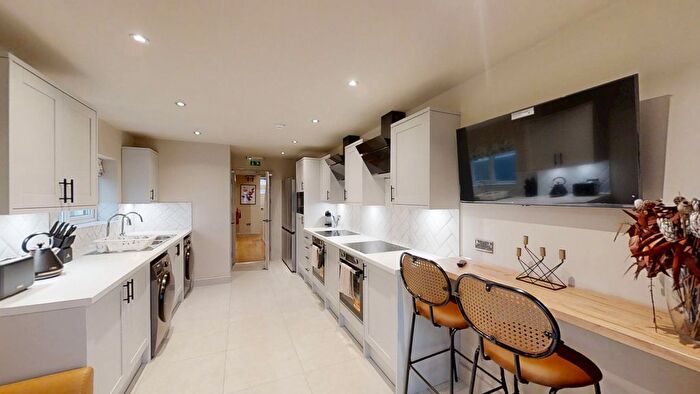 7 Bedroom Property To Rent In Rock Avenue, Kent, Gillingham, ME7