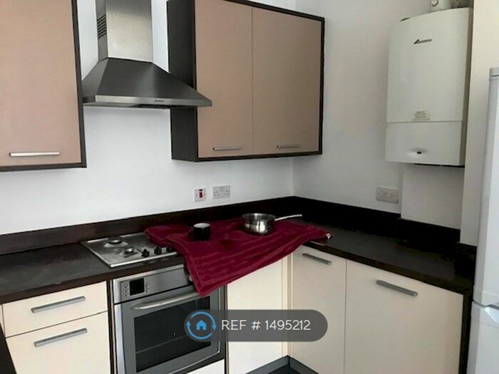 3 Bedroom Flat To Rent In Old Lansdowne Road, Manchester, M20