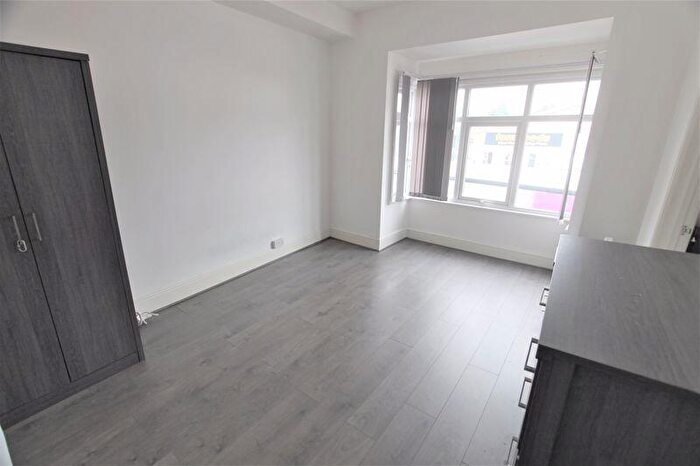 1 Bedroom House Of Multiple Occupation To Rent In Double En-Suite Room Close To Train Station, NN5