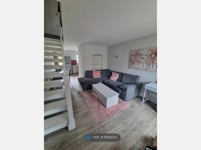 2 Bedroom Terraced House To Rent In Gatcombe, Netley Abbey, Southampton, SO31